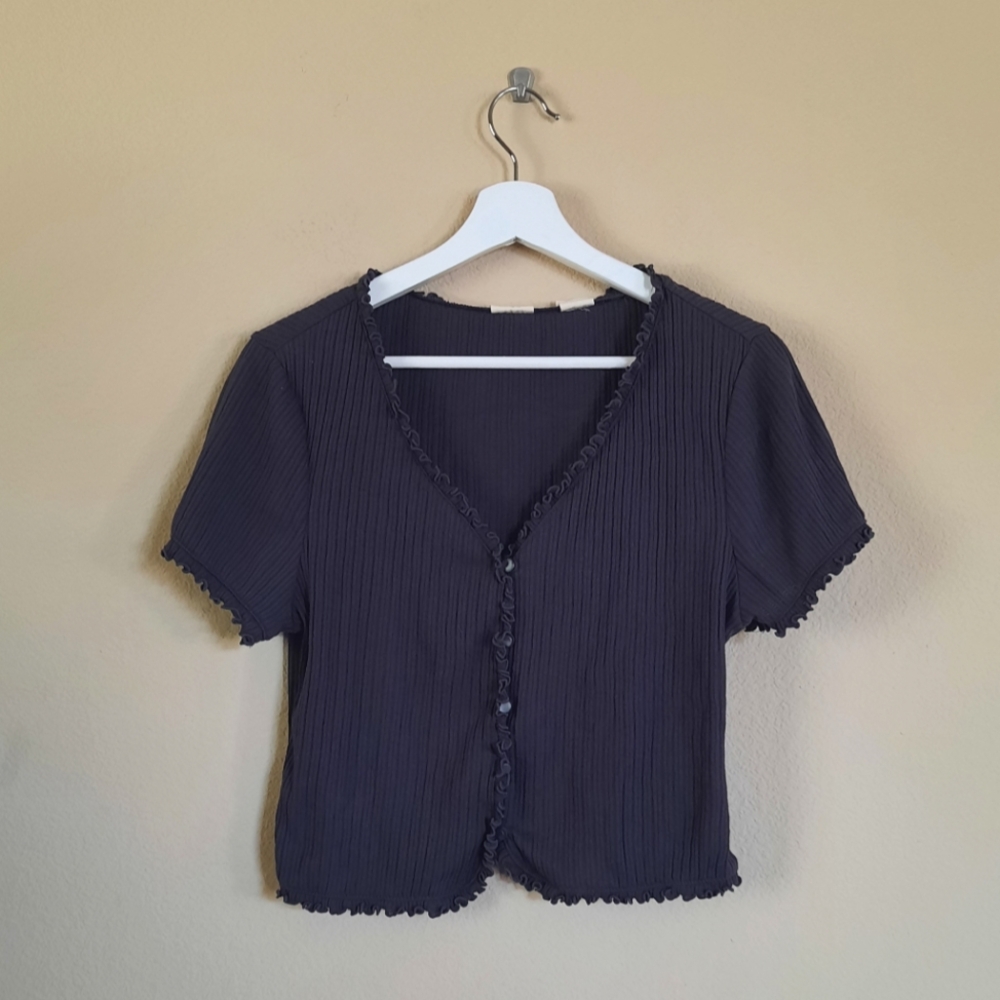 Levis Dark Gray Ribbed Lettuce Hem Button Down Top